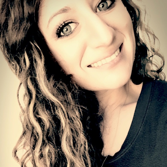 Meet your Posher, Brooke - Picture 1 of 1